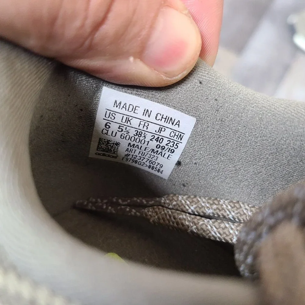 N/A sole shoes marks